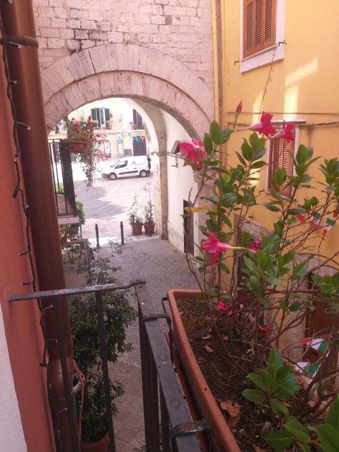Arco Della Luna Bari Luaran gambar